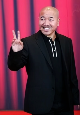 王小利被传闻断绝父子关系，当事人回应