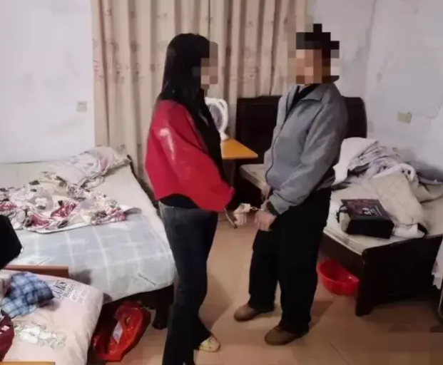  足疗店提供色情服务被抓，商家被刑拘