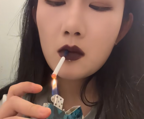养生馆遇到抽烟的技师如何应对？