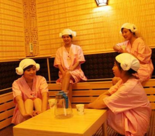 桑拿汗蒸后适合冷水冲凉吗？