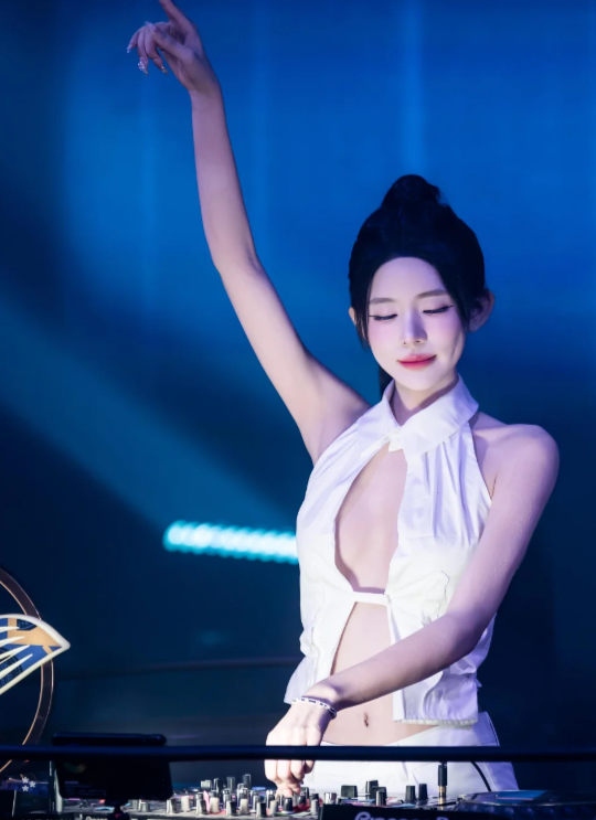 夜店女DJ的私生活探秘