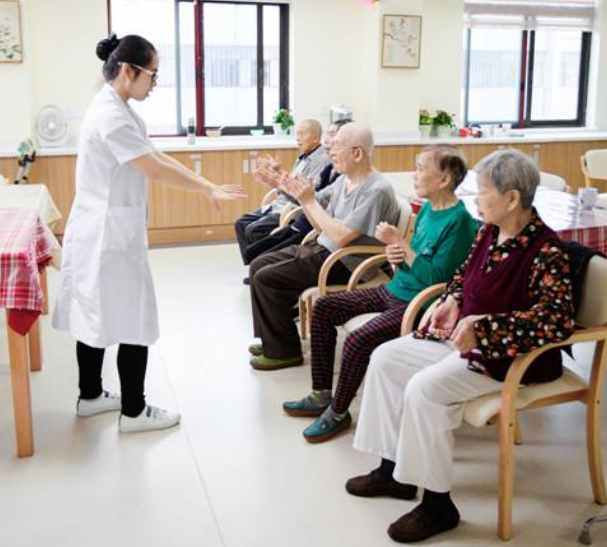 社区养生：邻里足疗按摩如何成为城市“绿色驿站”