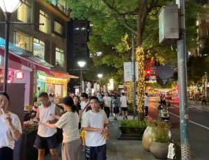 城市后花园，成为人们本能寻找缓冲的空间